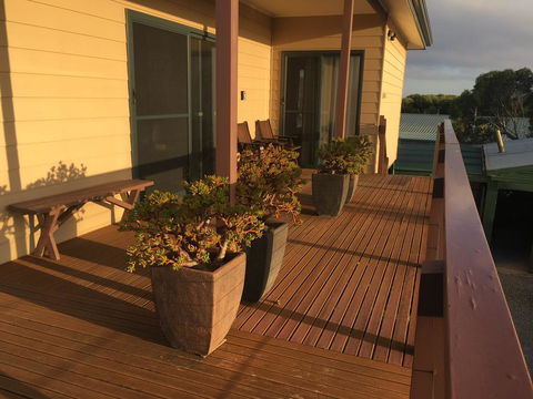 Chill N Sea Coastal Retreat - VIC Tourism 1