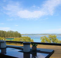 CHILL-OUT LAKESIDE  FORSTER - VIC Tourism