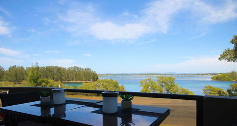 CHILL-OUT LAKESIDE @ FORSTER - VIC Tourism 0