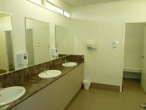 Chinchilla Tourist Park - VIC Tourism 2