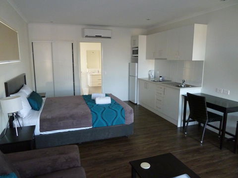 Chinchilla Tourist Park - VIC Tourism 0