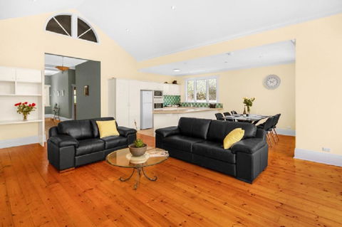 City To Beach - Free WIFI - Free 3 Car Parking - Great Location - VIC Tourism 2