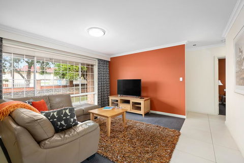 City Two Apartment - VIC Tourism 3
