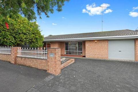 City Two Apartment - VIC Tourism 1