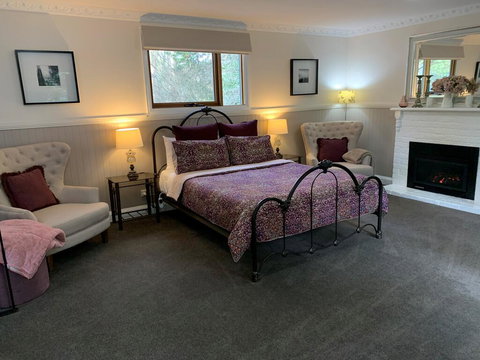 Clarendon Cottages - VIC Tourism 1