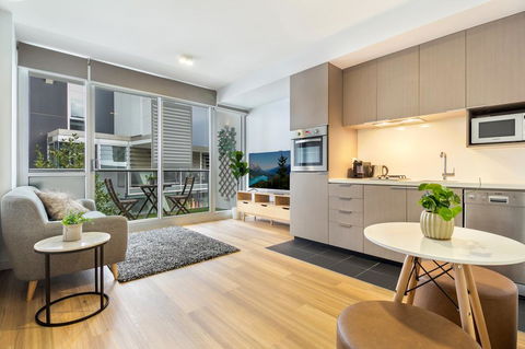 Clean Modern Apartment 15 Mins From City On Tram - VIC Tourism 0