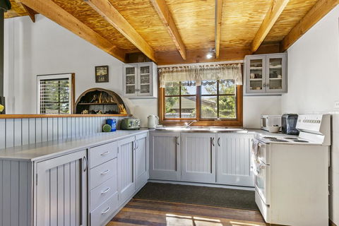 Clervaux Cottage - VIC Tourism 3
