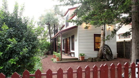 Coach House - VIC Tourism 0