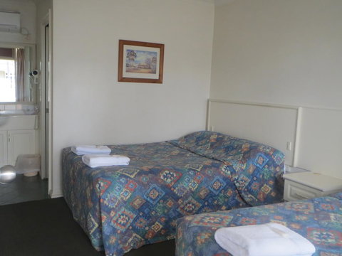 Coachman Hotel Motel - VIC Tourism 2