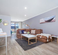 Coastal convenience Walk to the shops  cafes... - VIC Tourism