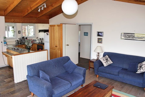 Cockatoo Cabin - VIC Tourism 1