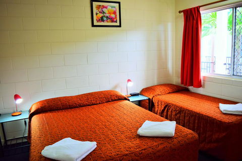 Coconut Grove Holiday Apartments - VIC Tourism 3