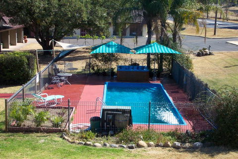 Colonial Inn Motel - VIC Tourism 0
