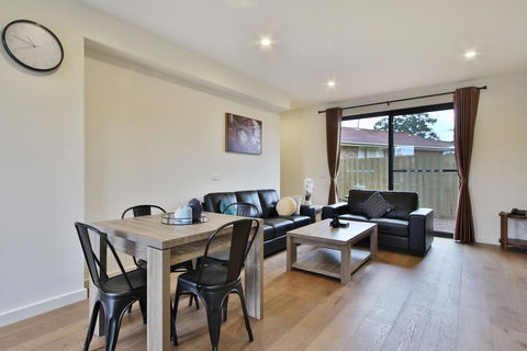 Comfort Inn & Apartments Dandenong - VIC Tourism 0