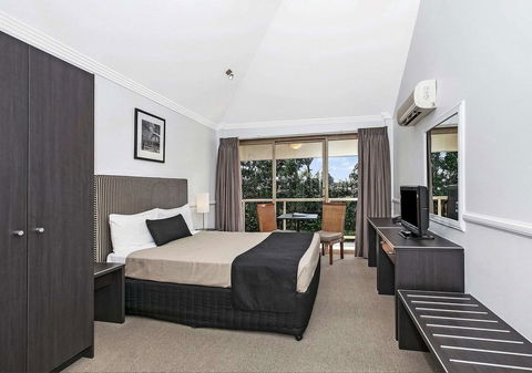 Comfort Inn & Suites Northgate Airport Motel - VIC Tourism 1