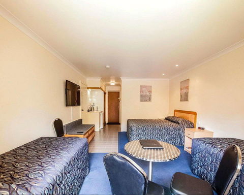 Comfort Inn Bay Of Isles - VIC Tourism 3