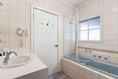 Comfort Inn Greensborough - VIC Tourism 1
