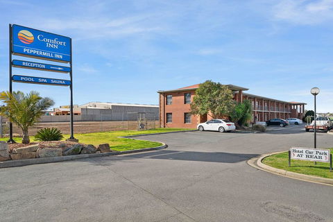 Comfort Inn Peppermill - VIC Tourism 0