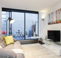 Complete Host AquaLuna Apartments - VIC Tourism