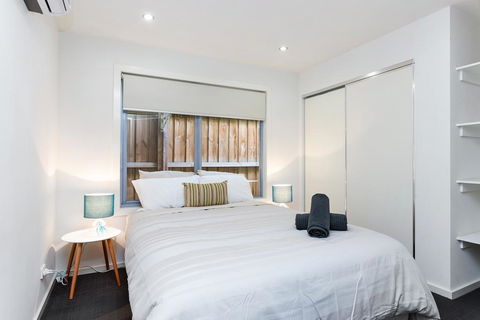 Complete Host Richmond Townhouse Collection - VIC Tourism 2