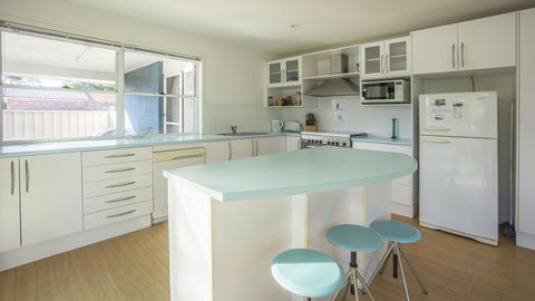 Conley Ave 8 Pet Friendly - OUTSIDE Only - VIC Tourism 2
