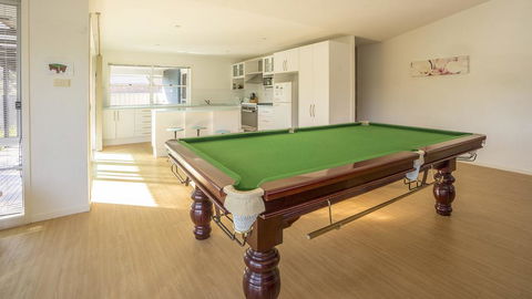 Conley Ave 8 Pet Friendly - OUTSIDE Only - VIC Tourism 3
