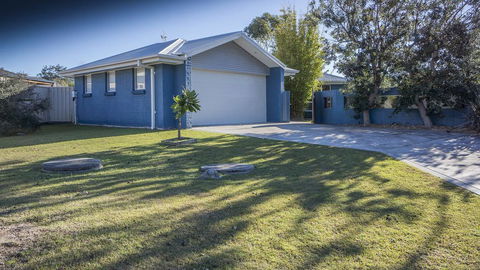 Conley Ave 8 Pet Friendly - OUTSIDE Only - VIC Tourism 1
