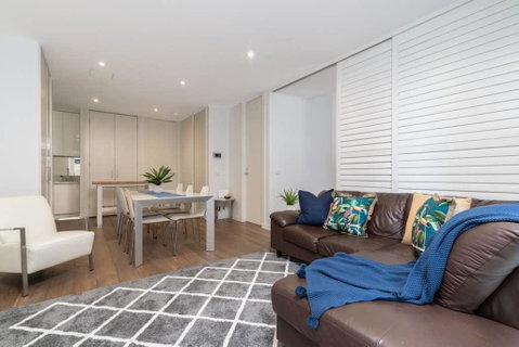 Convenience And Luxury In Carnegie - VIC Tourism 0