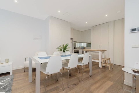 Convenience And Luxury In Carnegie - VIC Tourism 1
