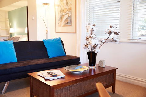 Convenient Studio With Lovely Courtyard - VIC Tourism 2