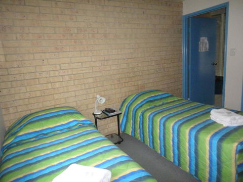 Coolum Budget Accommodation - VIC Tourism 1
