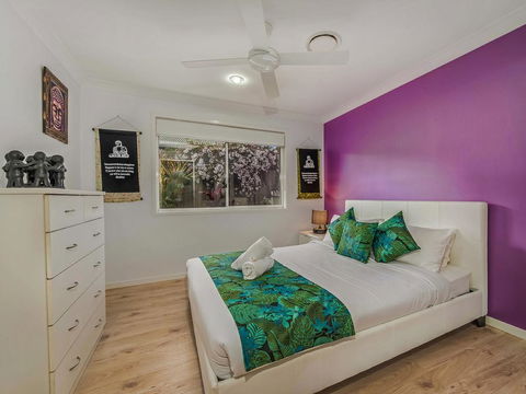 Coolum House, Pet Friendly - VIC Tourism 3