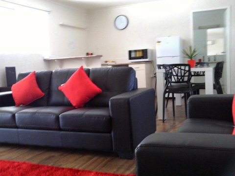 Coral Sands Motel - VIC Tourism 1