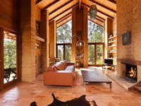 Corymbia Cottage - unique quirky private a guest favourite