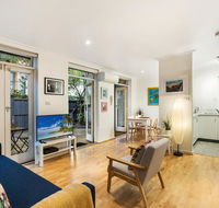 Cosy Modern Apartment With Leafy Courtyard - VIC Tourism