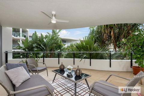 COTTON BEACH 85 - PRIVATE Mid Floor APARTMENT - VIC Tourism 1