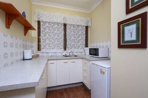 Country Lodge Motel - VIC Tourism 2