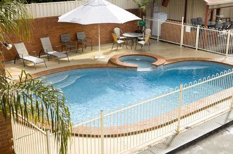 Courtyard Motor Inn - VIC Tourism 1