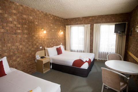 Courtyard Motor Inn - VIC Tourism 2