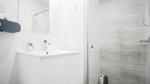 Cozy Apartments Near Burwood Train Station - VIC Tourism 2