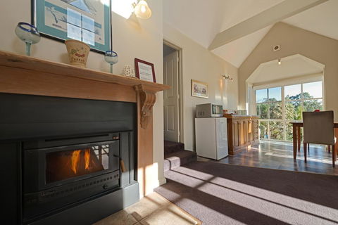 Crabtree Riverfront Cottages - VIC Tourism 1