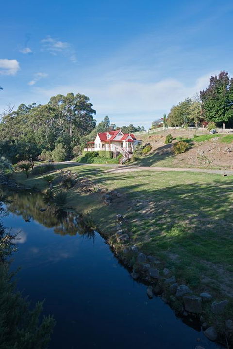 Crabtree Riverfront Cottages - VIC Tourism 3