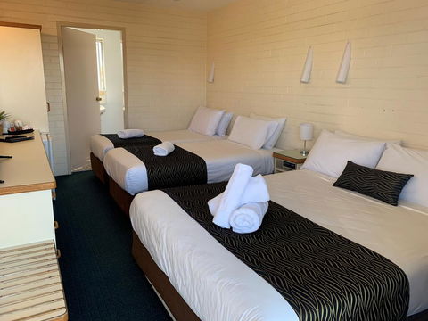 Crest Motor Inn - VIC Tourism 2