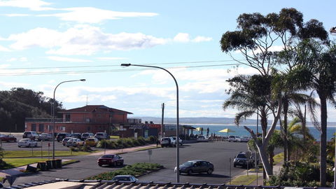 Crystal Waters 6 - CBD Location - VIC Tourism 0