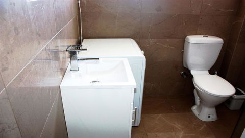 Crystal Waters 6 - CBD Location - VIC Tourism 3