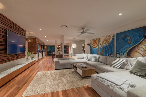 Cubby House - VIC Tourism 3