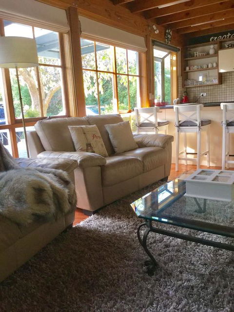 Cumquat Cottage - VIC Tourism 3