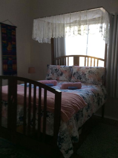 CupnSaucer Cottage - VIC Tourism 2