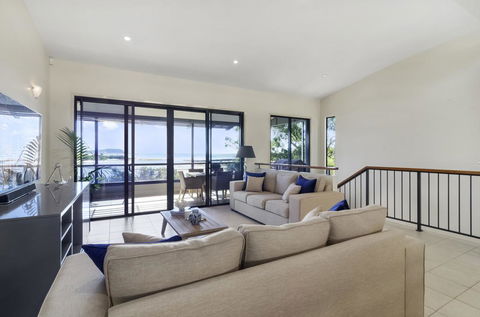 Currumbin Beachside Holiday Home - VIC Tourism 2