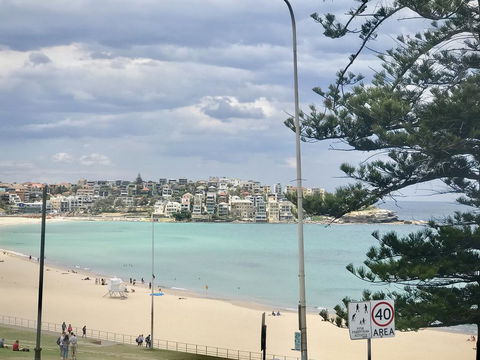 D'Luxe Designer Den Bondi-Ocean View Apartment - VIC Tourism 1